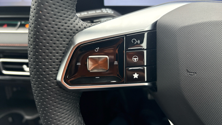 MG HS 1.5 T-GDI Trophy 5dr DCT Petrol Hatchback